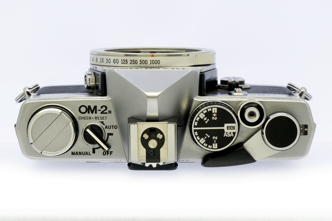 OLYMPUS OM-2Nのフィルムカメラ修理 – 東京カメラリペア