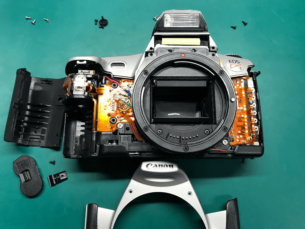 Canon EOS Kiss IIIのフィルムカメラ修理 – 東京カメラリペア