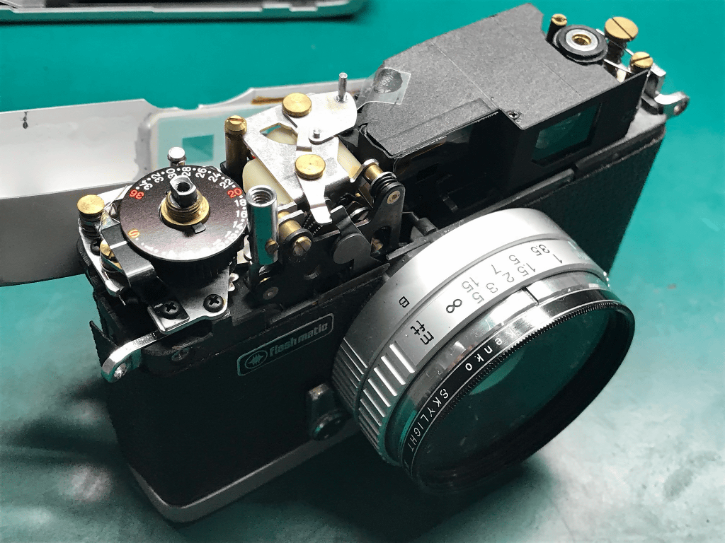 Konica C35 Flash matic フィルムカメラ修理